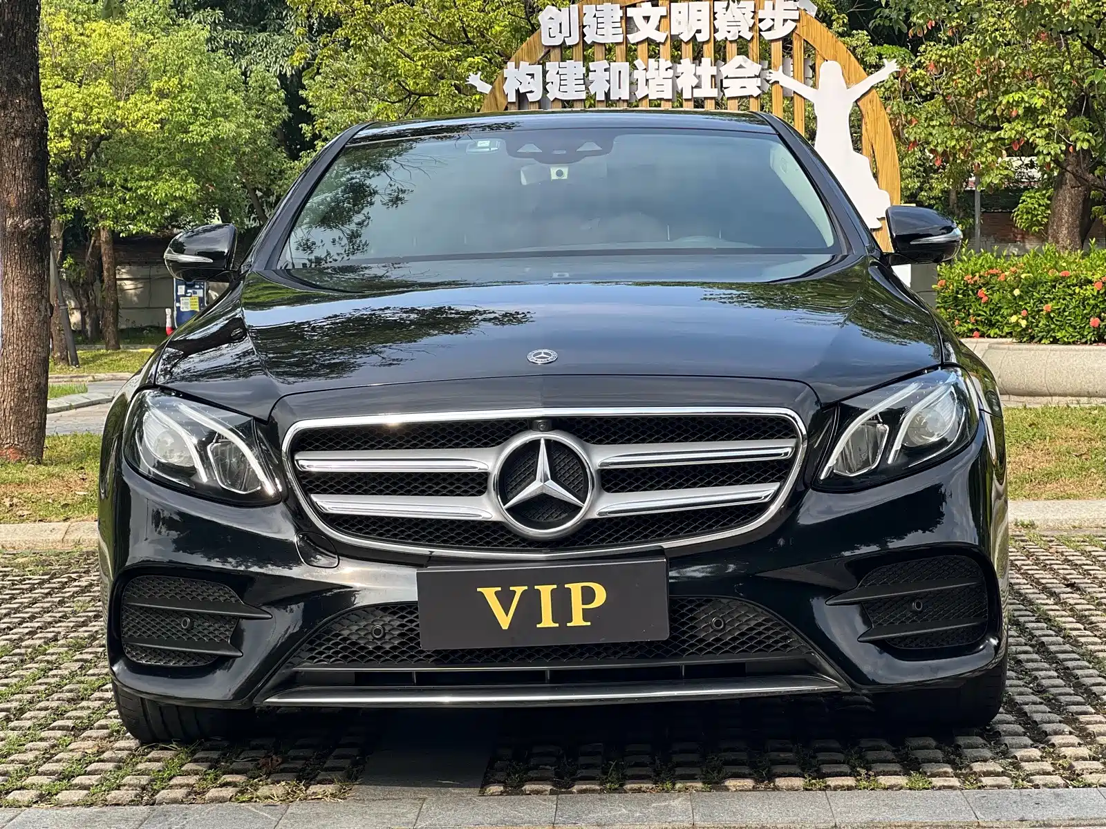 Фото 3 - Mercedes-Benz E-Class