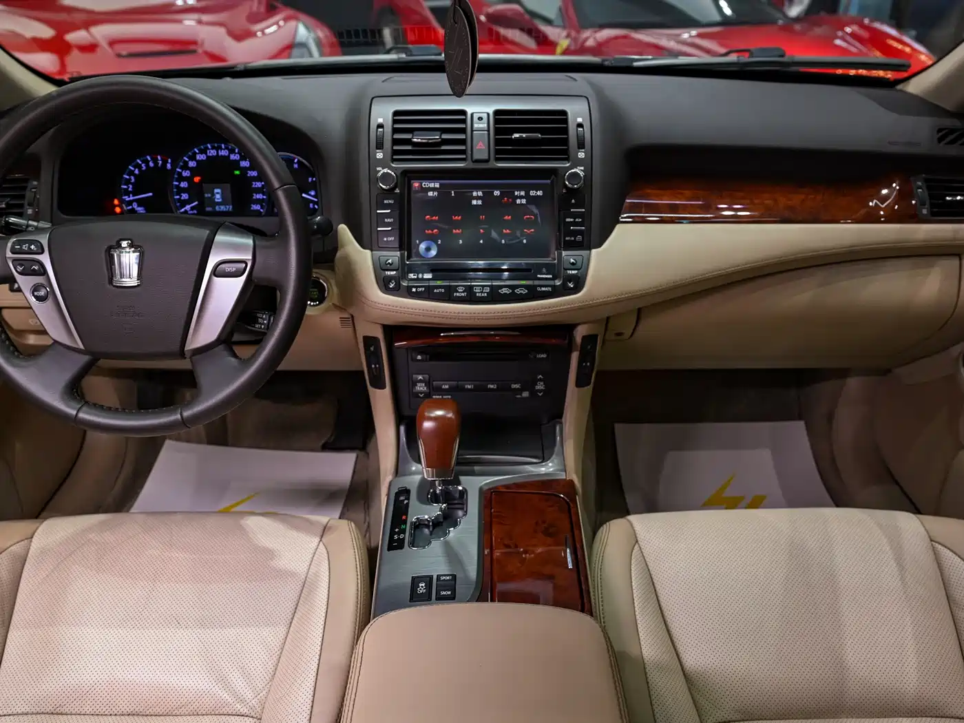 Toyota Crown 2012 2.5L Royal Leather Edition фото 11