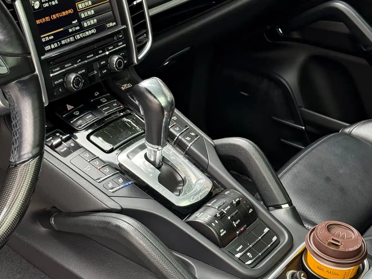 Porsche Cayenne 2014 Cayenne Platinum Edition 3.0T фото 14