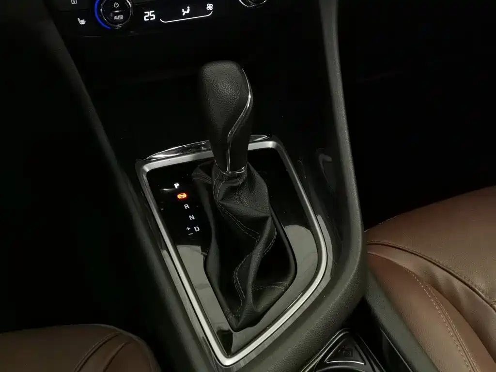 Buick GL6 2018 2018 18T 6-Seater Premium
