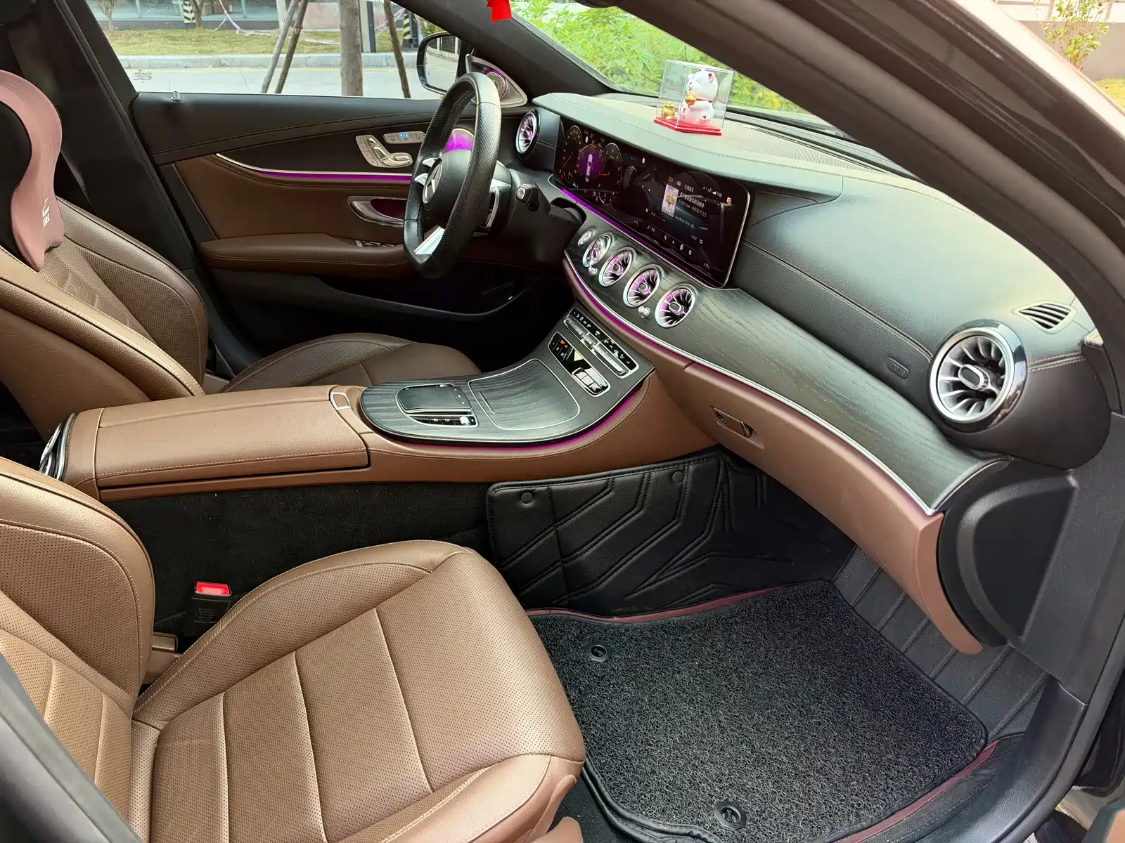 Фото 12 - Mercedes-Benz E-Class