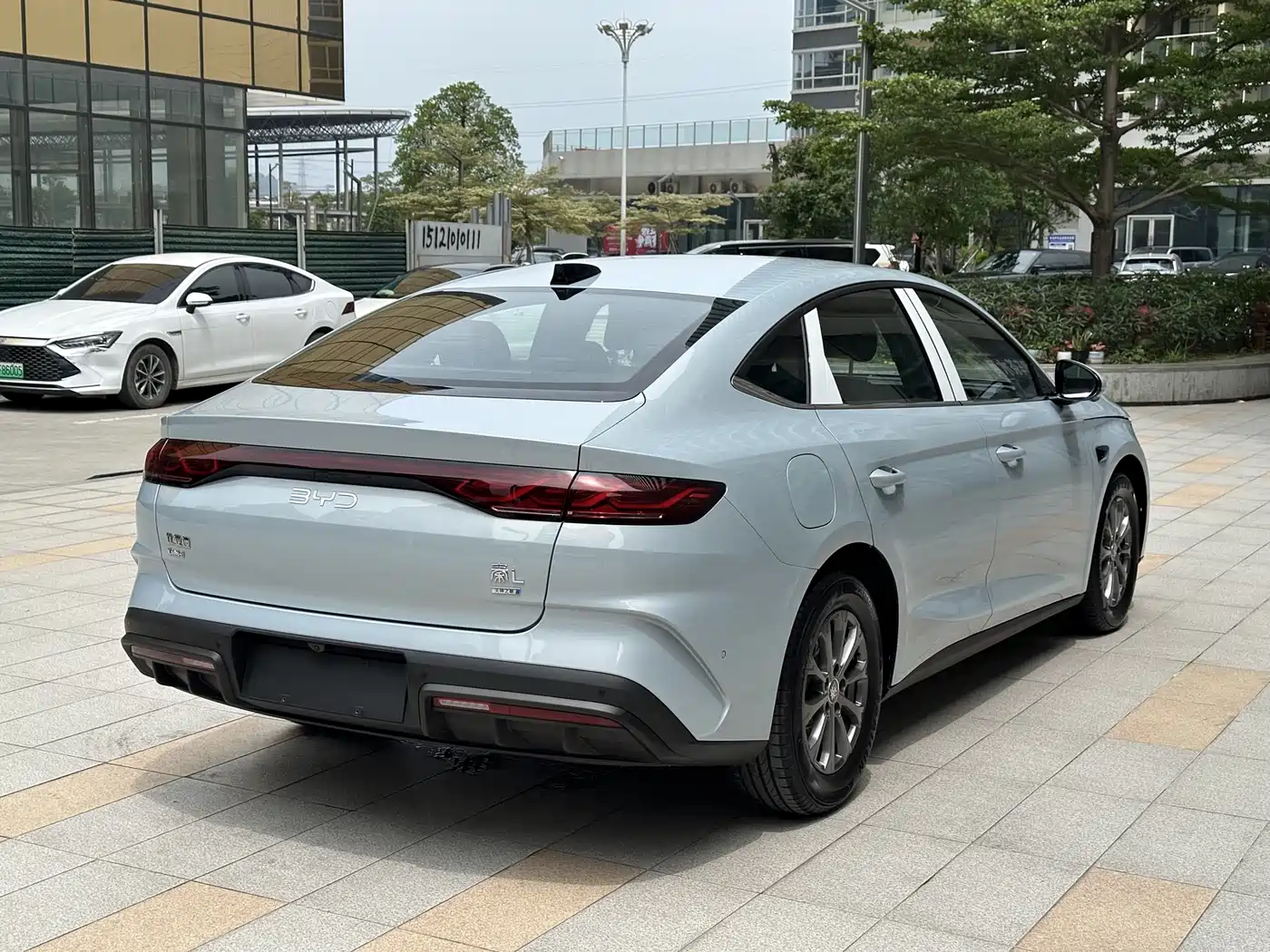 BYD Qin L 2025 DM-i Smart Drive Edition 80KM Leading фото 4