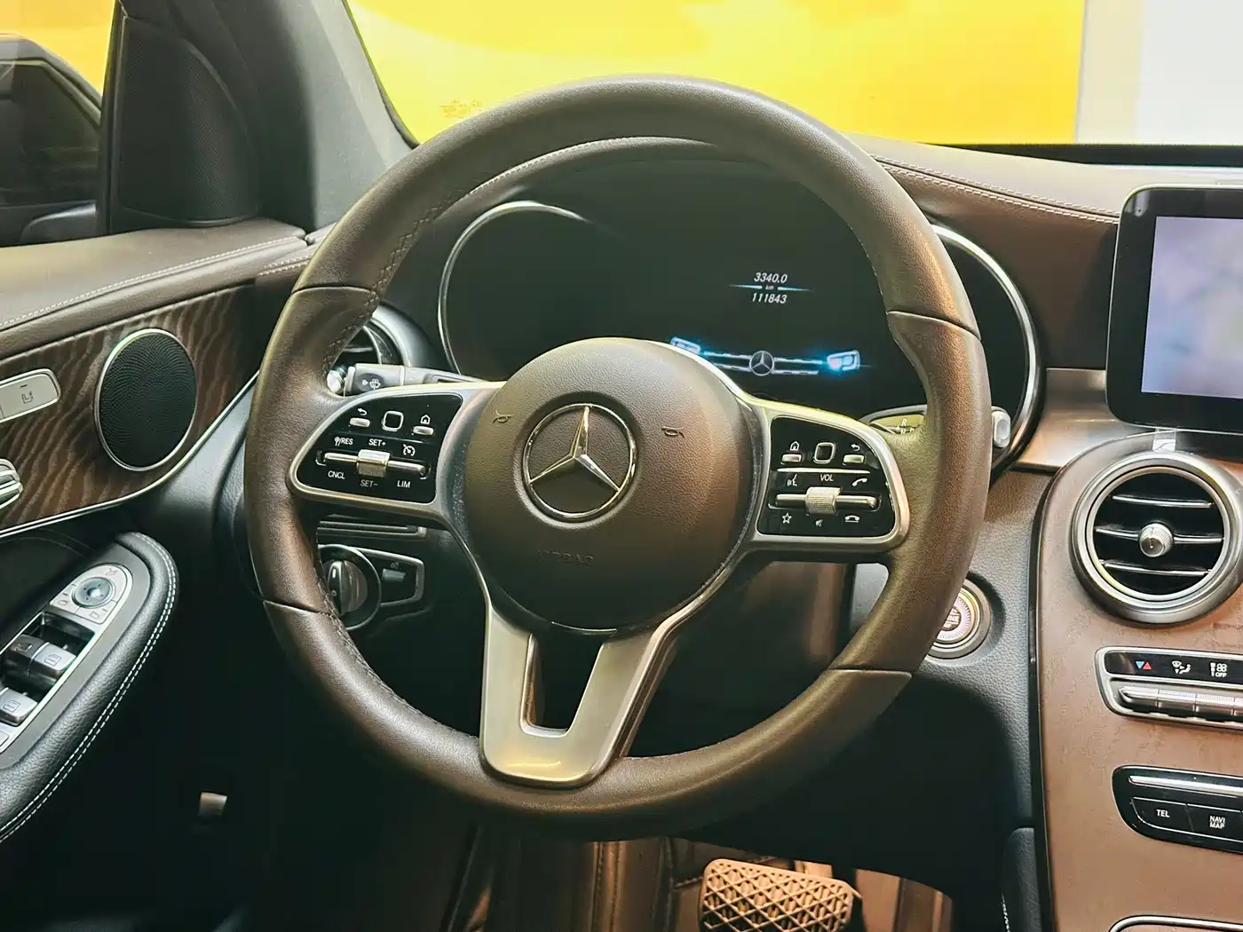 MERCEDES-BENZ GLC