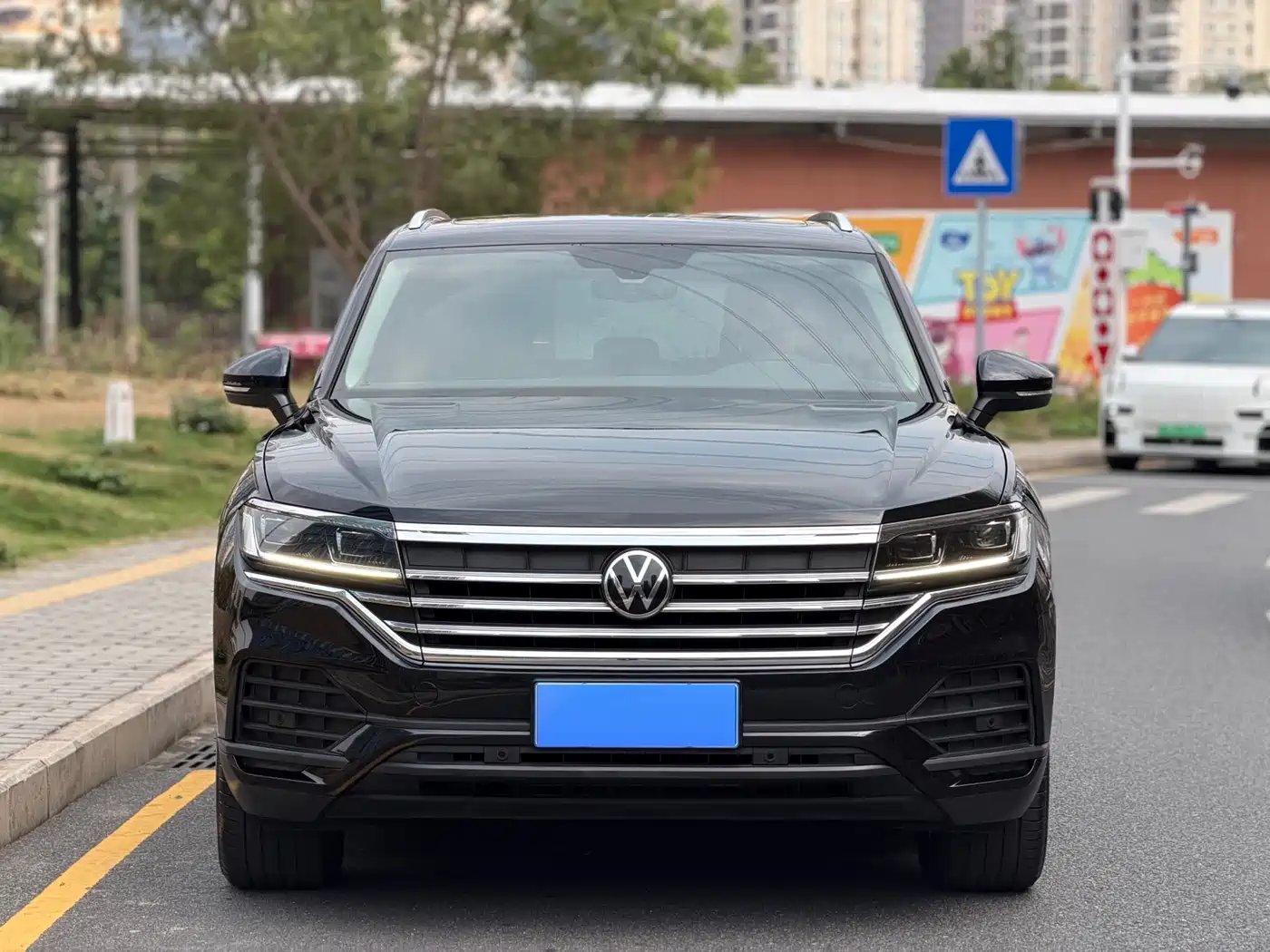 VOLKSWAGEN TOUAREG