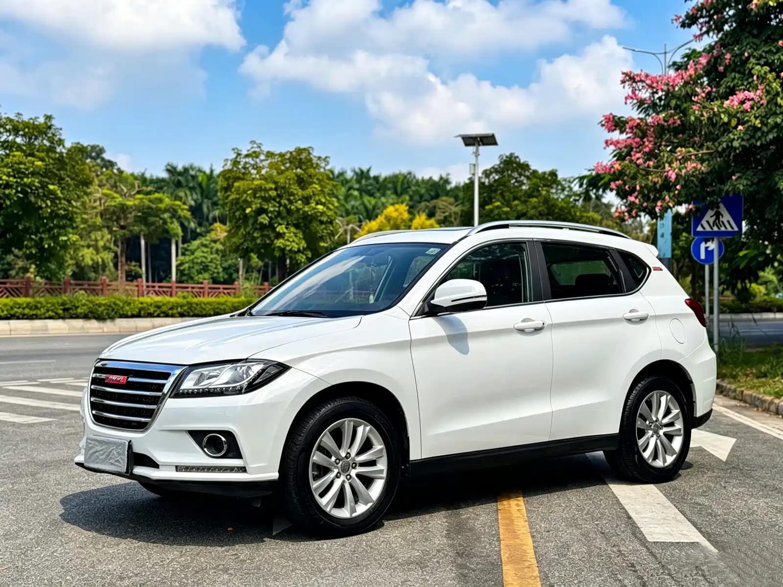 Фото 1 - Haval H2