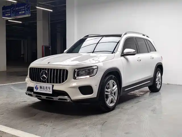 MERCEDES-BENZ GLB