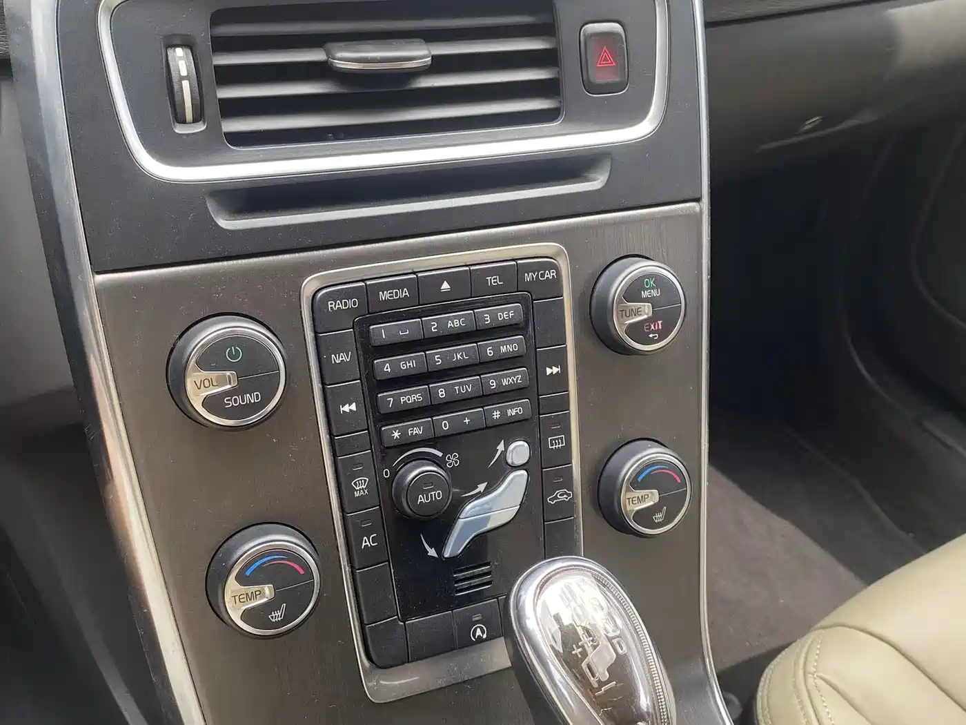 Фото 23 - Volvo V60