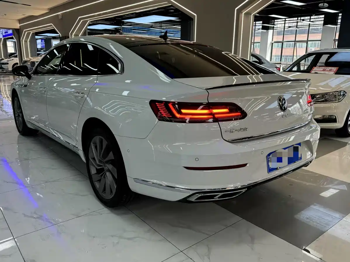 Volkswagen FAW-Volkswagen CC 2023 380TSI Eye-catching Edition фото 3