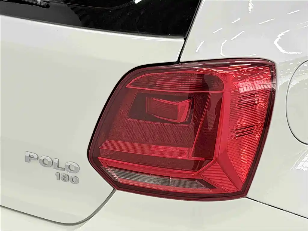 Volkswagen Polo 2018 1.5L Auto Safe Drive фото 19