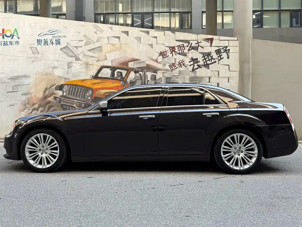 Chrysler 300C (Import) 2013 2013 3.6L Prestige Edition