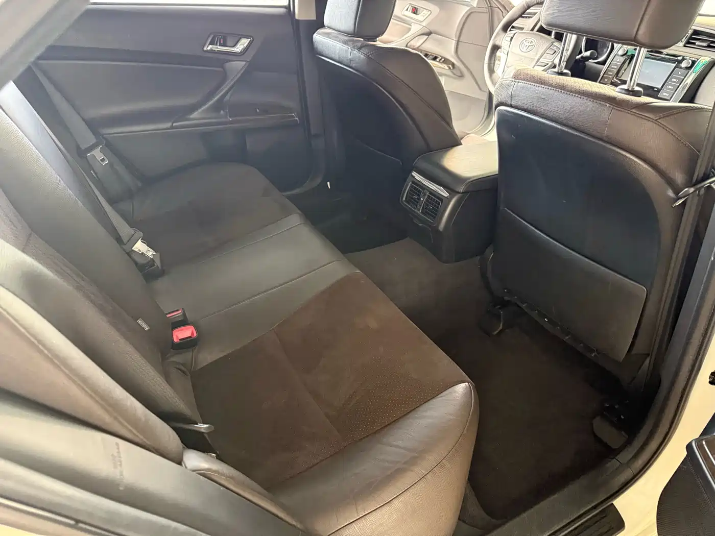 Toyota Reiz 2013 2.5V Premium Edition фото 11