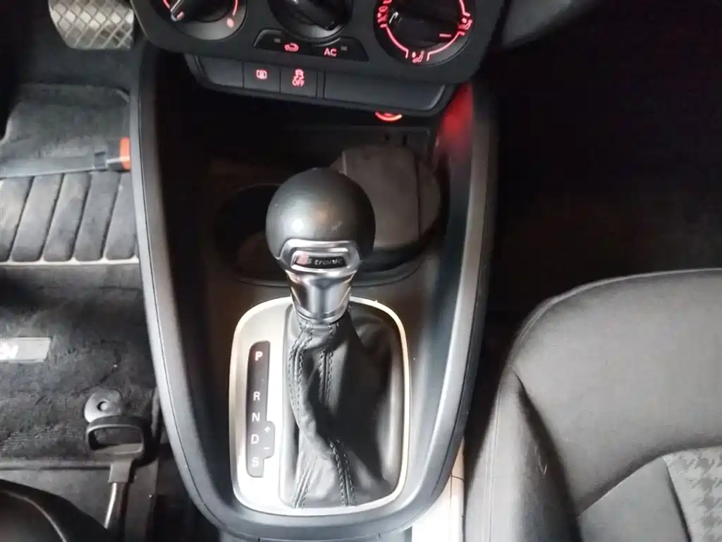 Audi A1 2014 30 TFSI Fashion фото 14