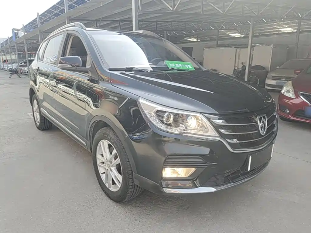 Baojun 560 2017 2017 1.5T Manual Comfort 7-seater