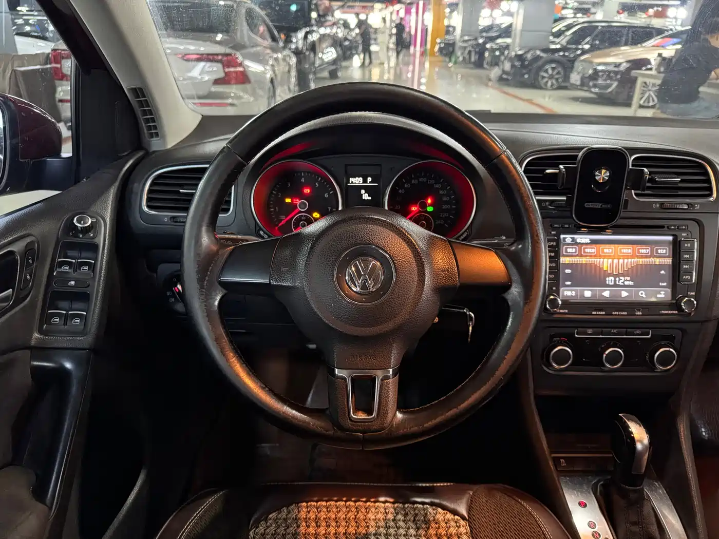 Volkswagen Golf 2012 1.6 Automatic Comfort Type фото 9