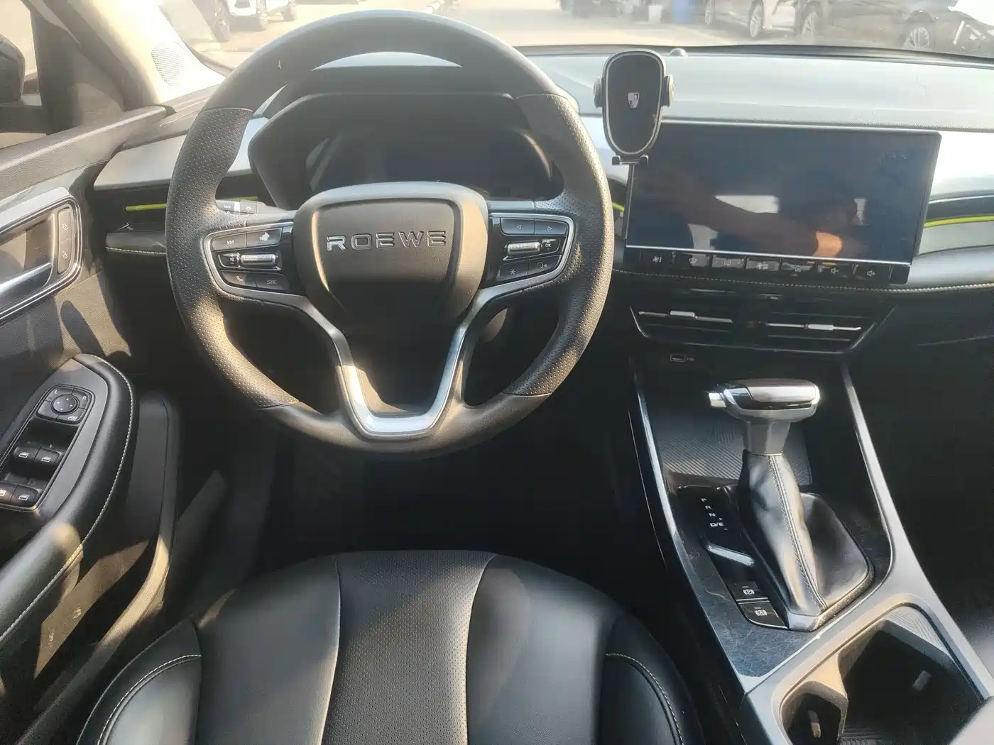 Фото 7 - Roewe i5
