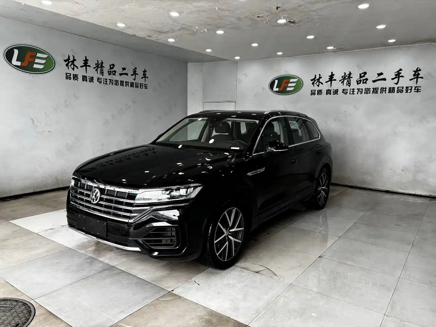 VOLKSWAGEN TOUAREG