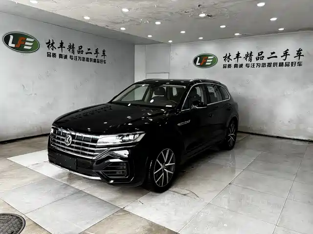 VOLKSWAGEN TOUAREG