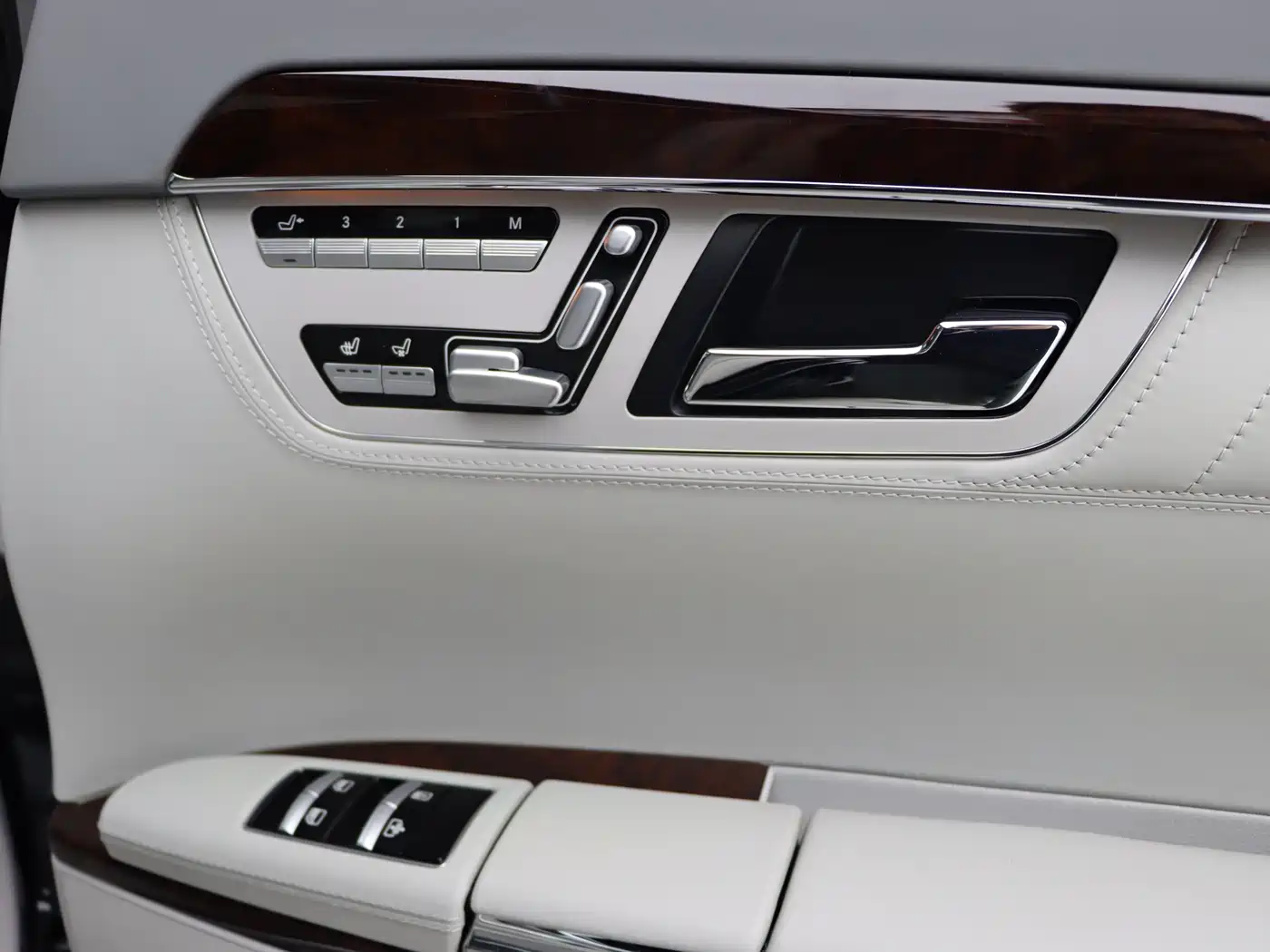 Mercedes-Benz S-Class 2010 S 600 L фото 14