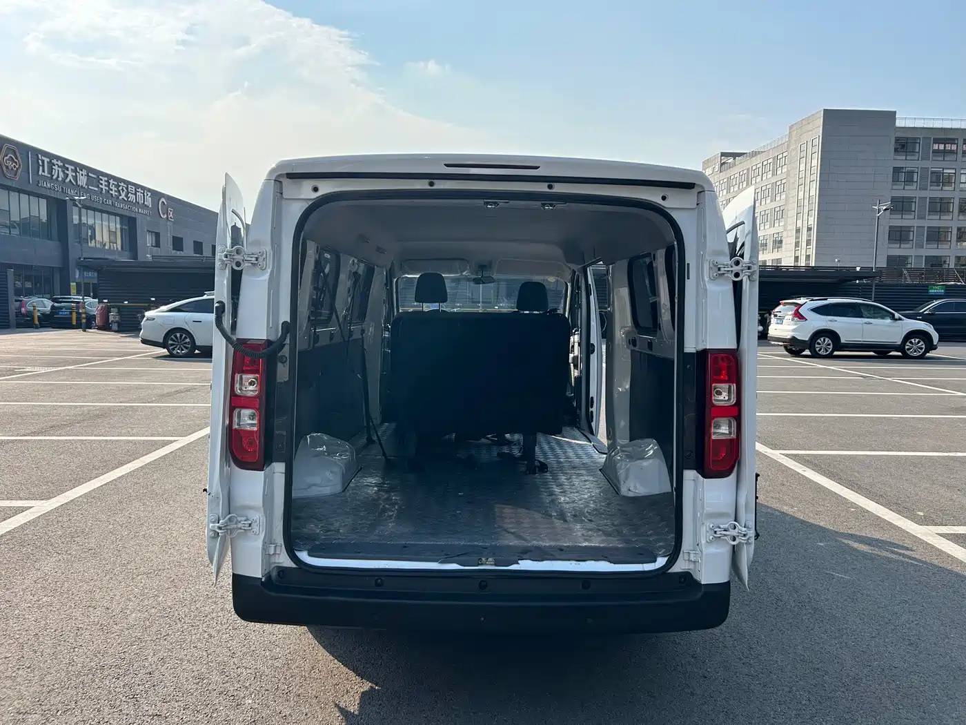 Wuling Motors Wuling Yangguang 2024 2024 300km Comfort Passenger Version 60kW