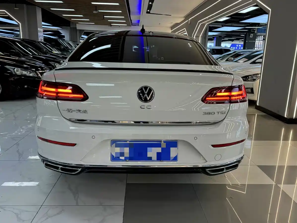 Volkswagen FAW-Volkswagen CC 2023 380TSI Eye-catching Edition фото 5