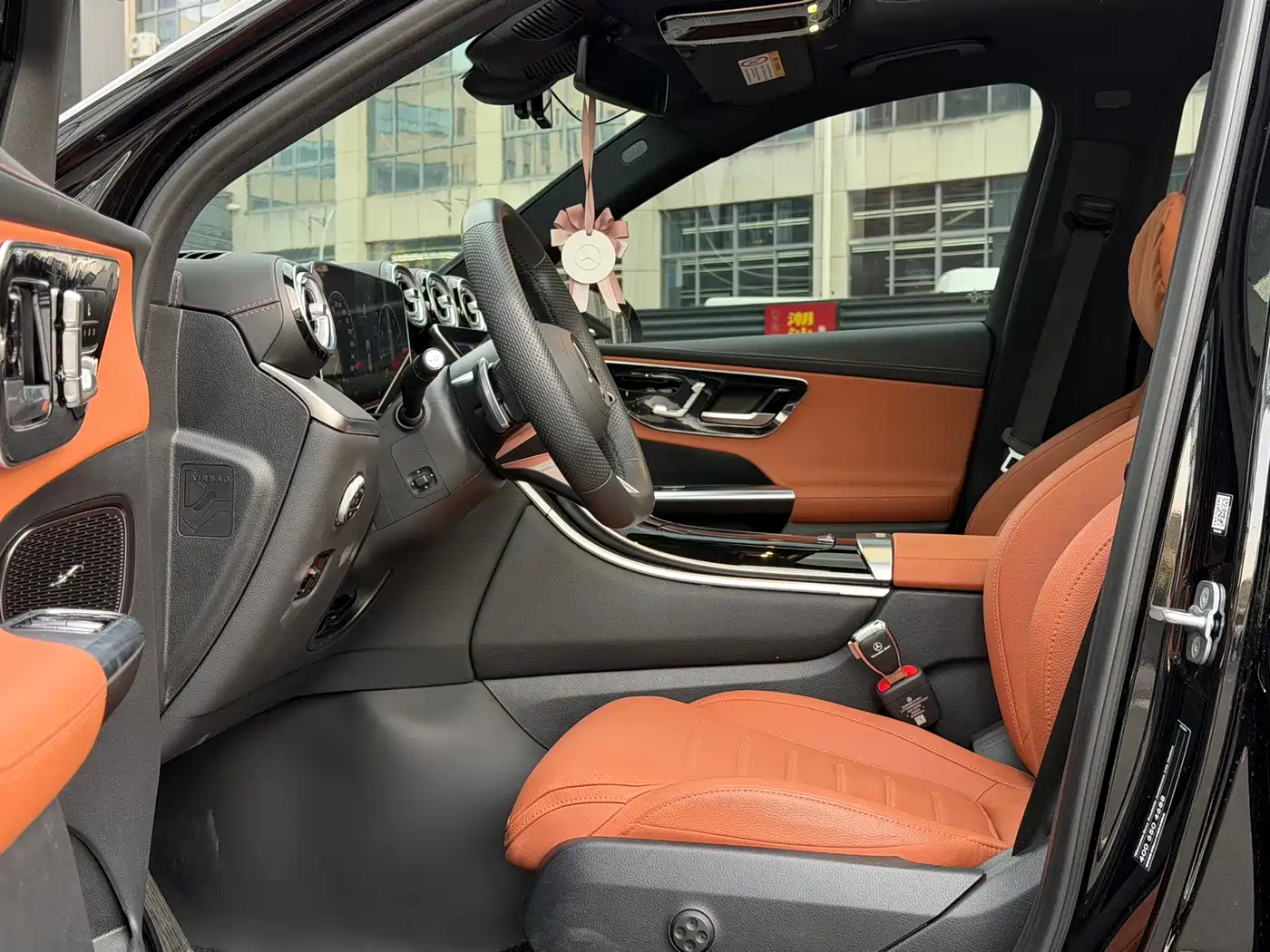Mercedes-Benz GLC 2024 GLC 260 L 4MATIC Luxury 5-seater фото 7