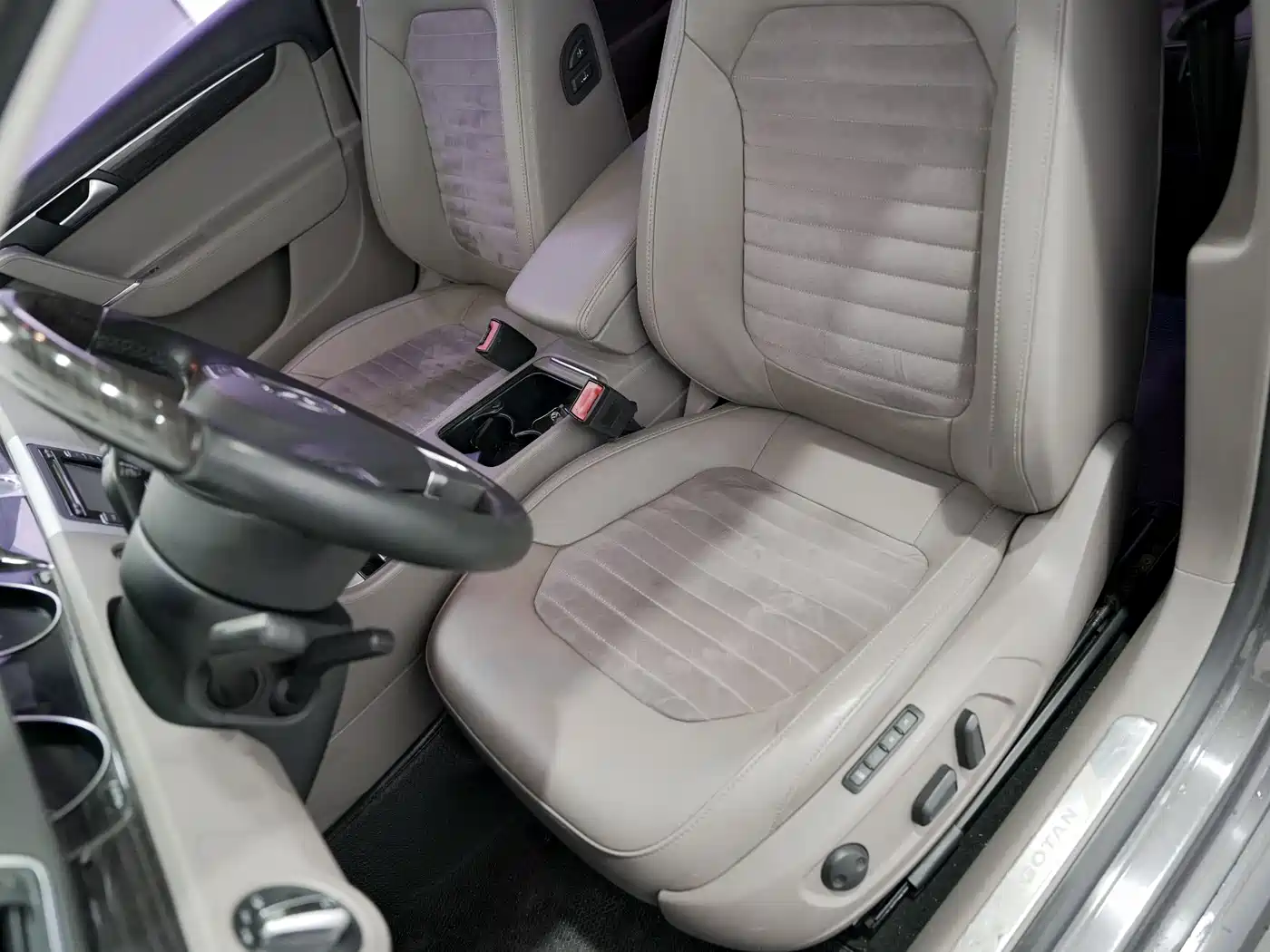 Volkswagen Magotan 2013 2.0TSI Premium фото 10