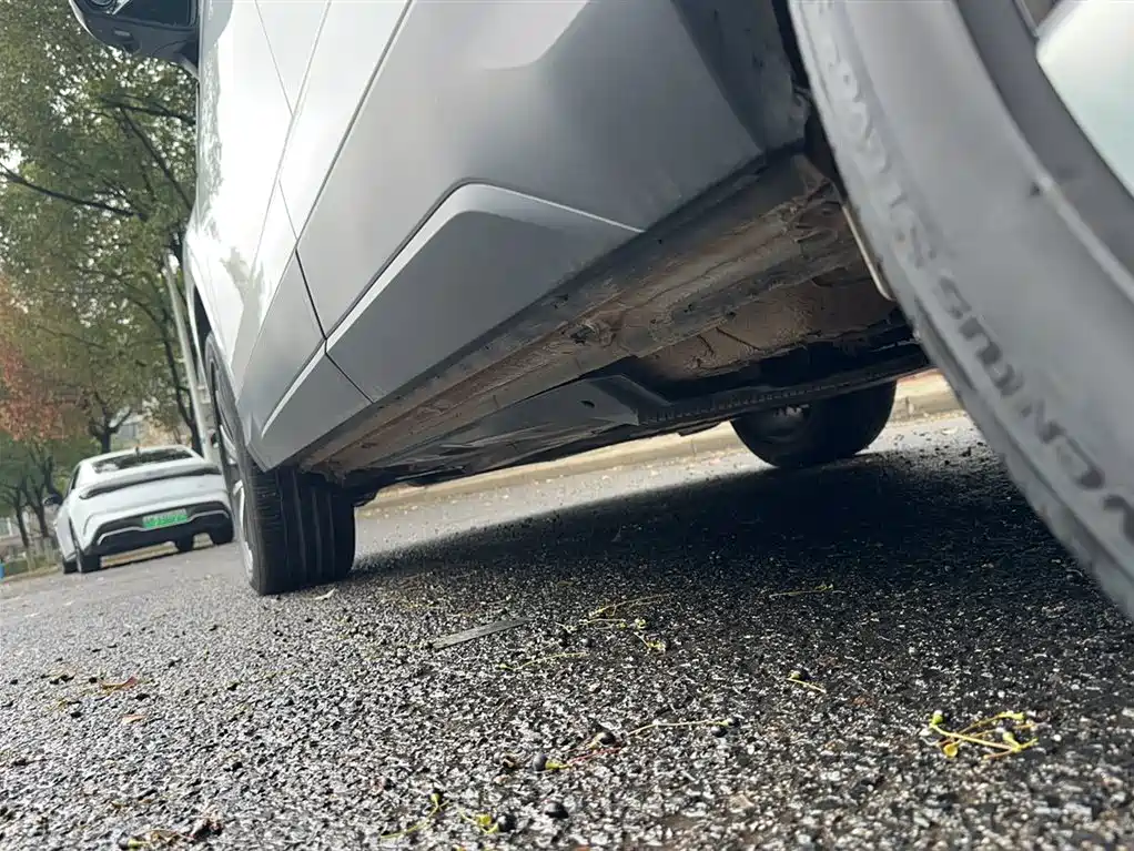 Volkswagen Tharu 2023 300TSI 2WD Bright Moon Edition фото 8