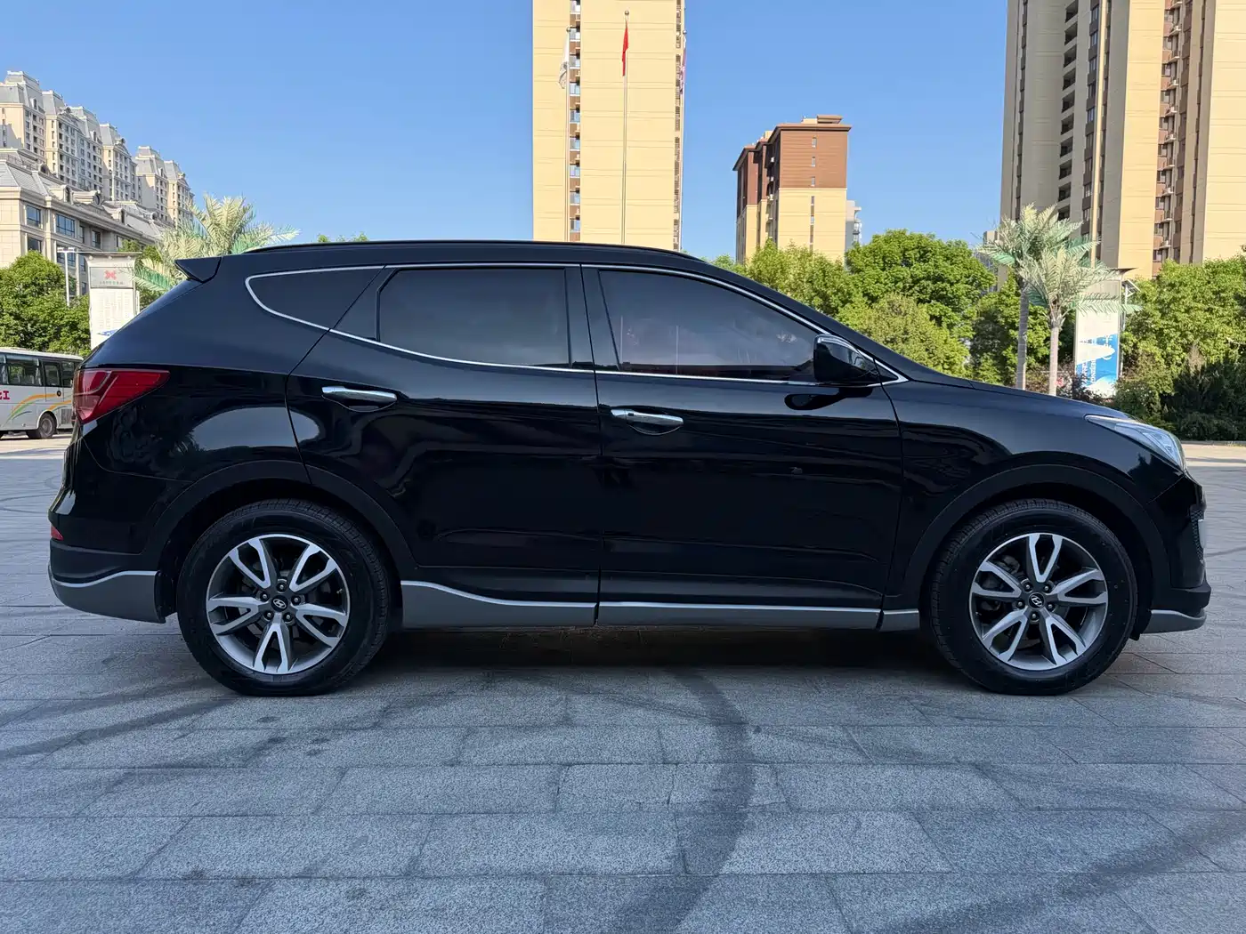 Hyundai Santa Fe (Import) 2013 3.0L 4WD Comfort Navigation Edition 7-Seater Euro V фото 6