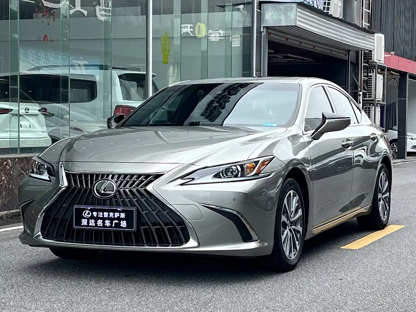 Lexus ES 2022 300h Excellence Edition