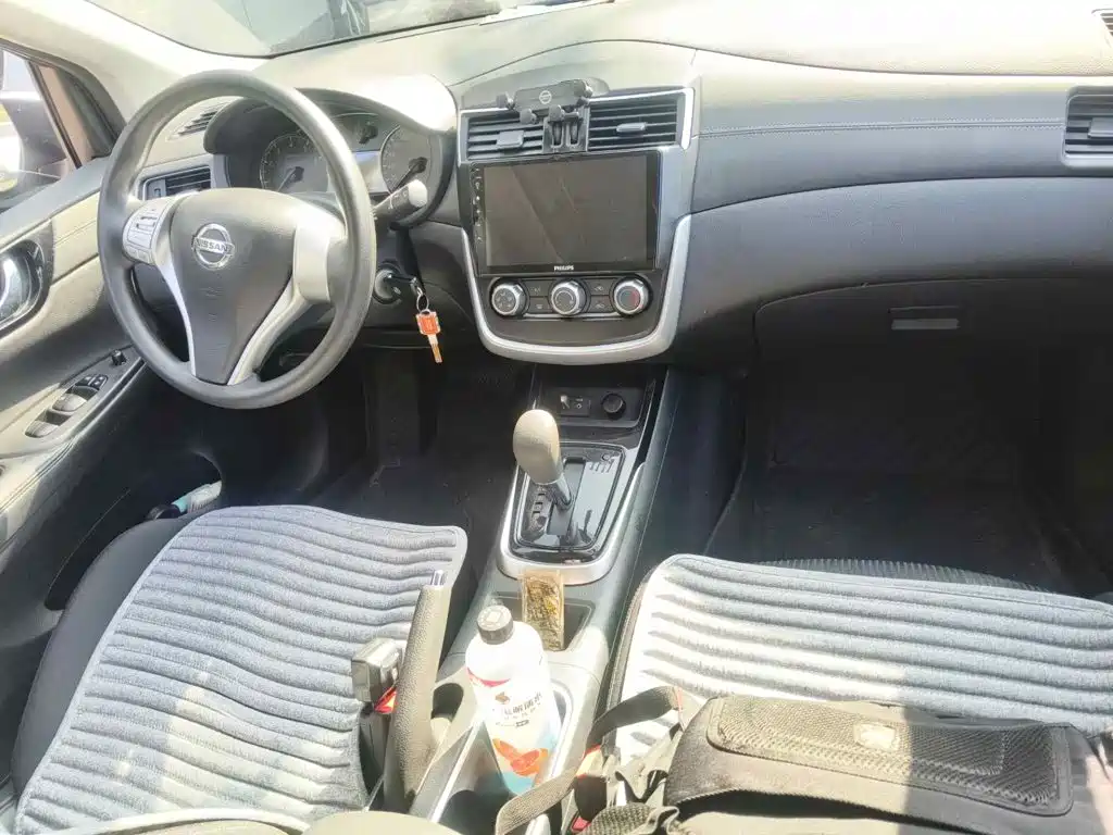Photo 12 - Nissan Tiida