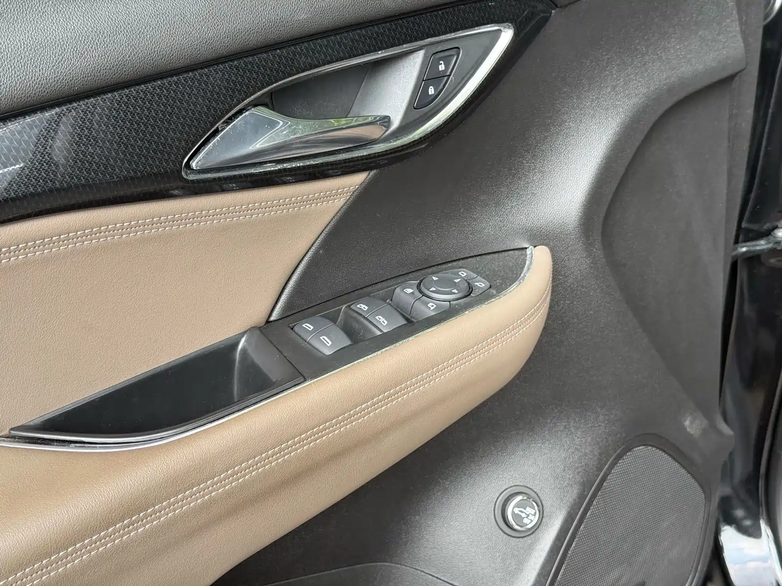 Photo 26 - Buick Envision Plus