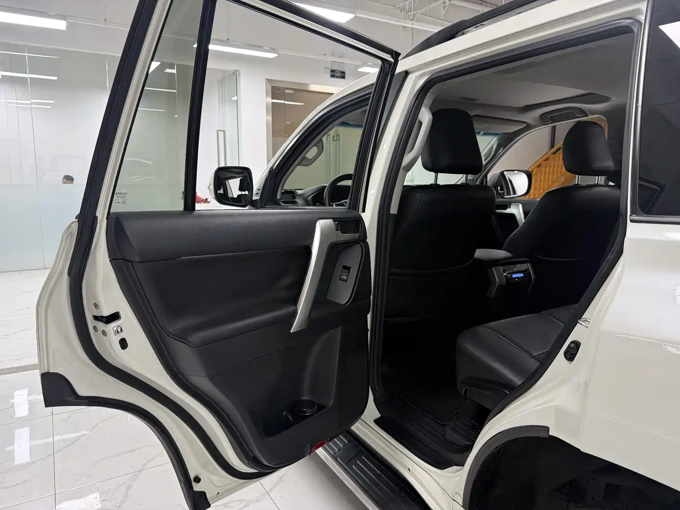 Toyota Prado 2018 3.5L Auto TX фото 10