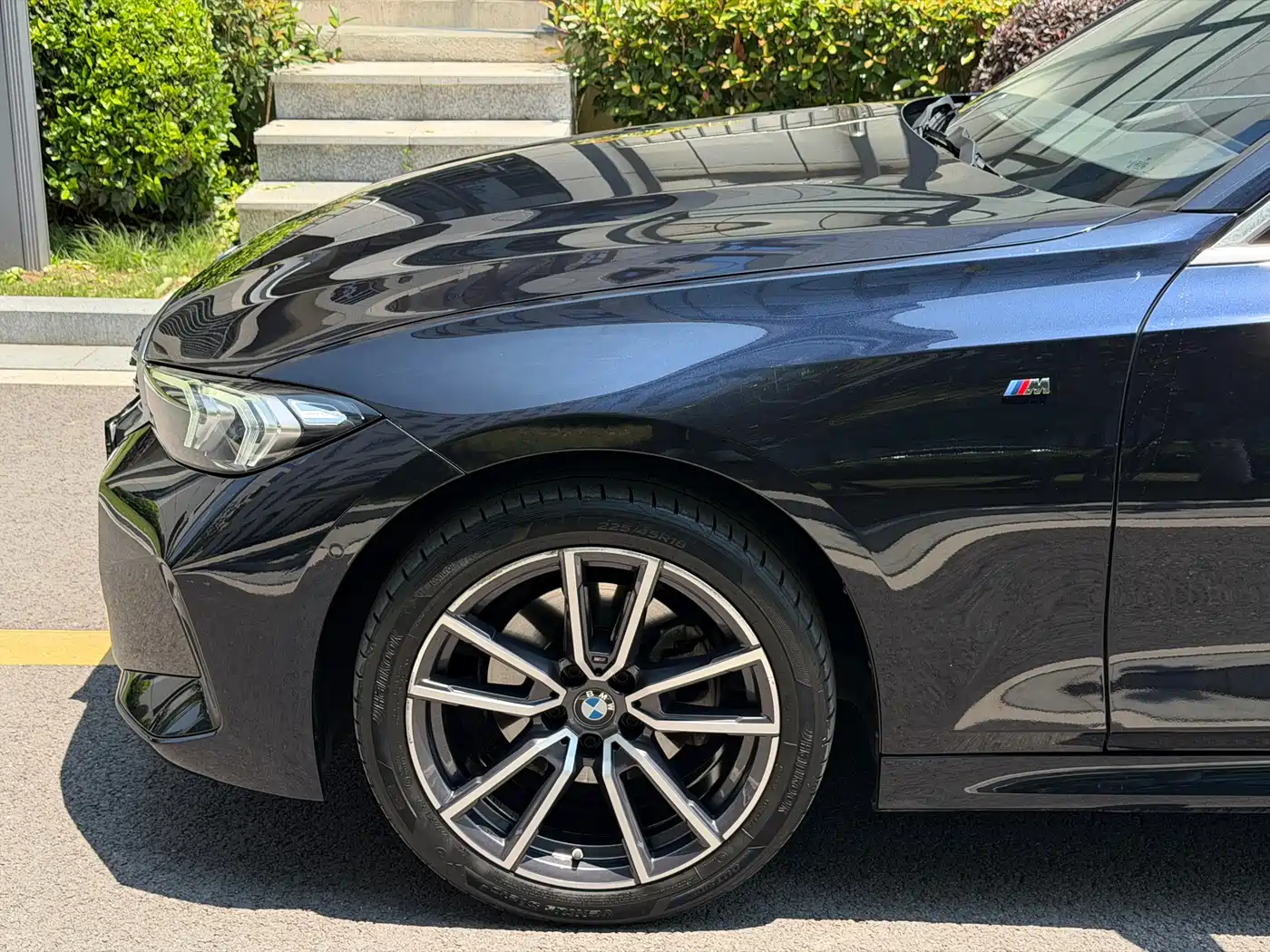 Photo 8 - BMW 3 Series