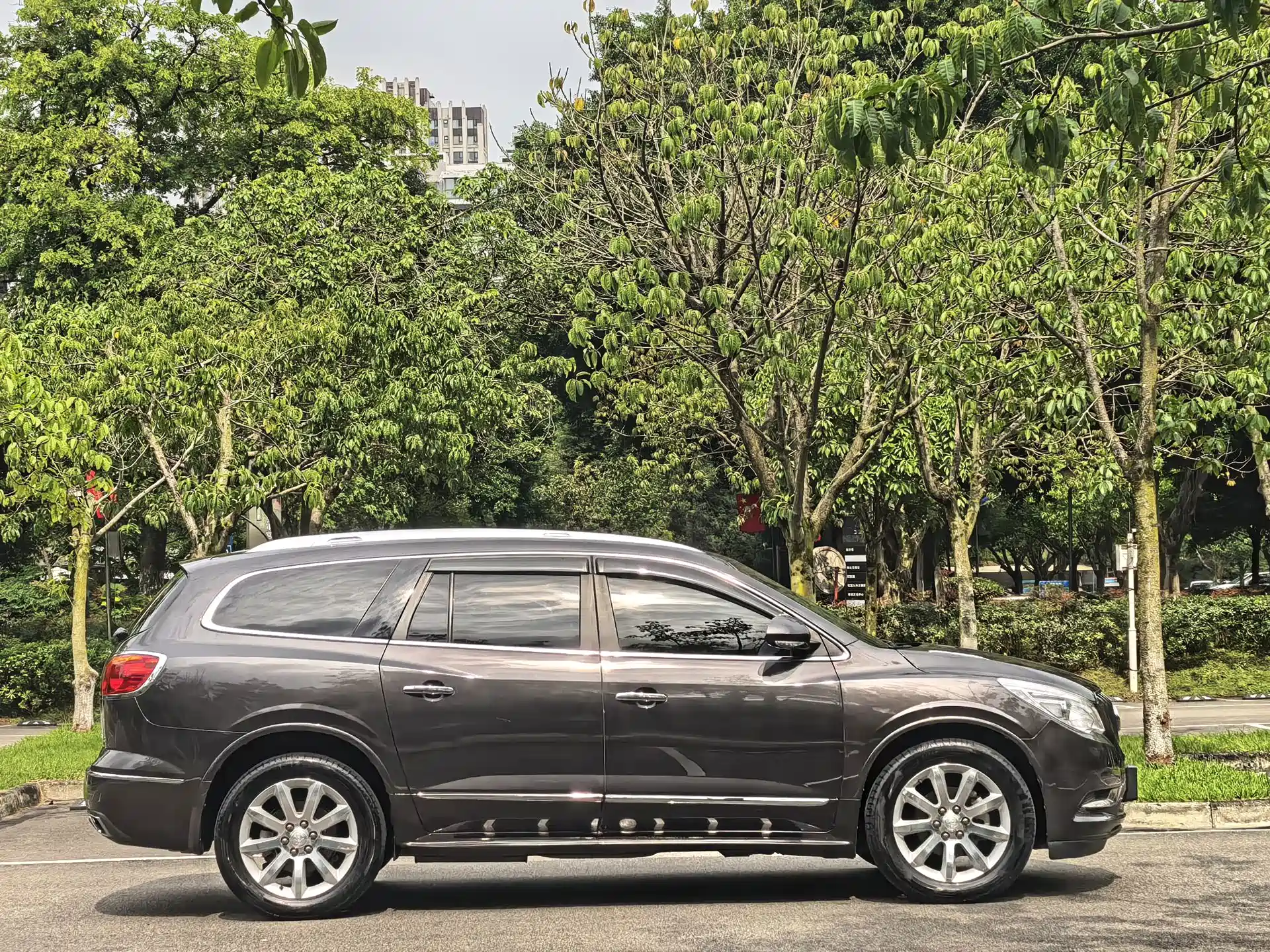 Фото 7 - Buick Enclave