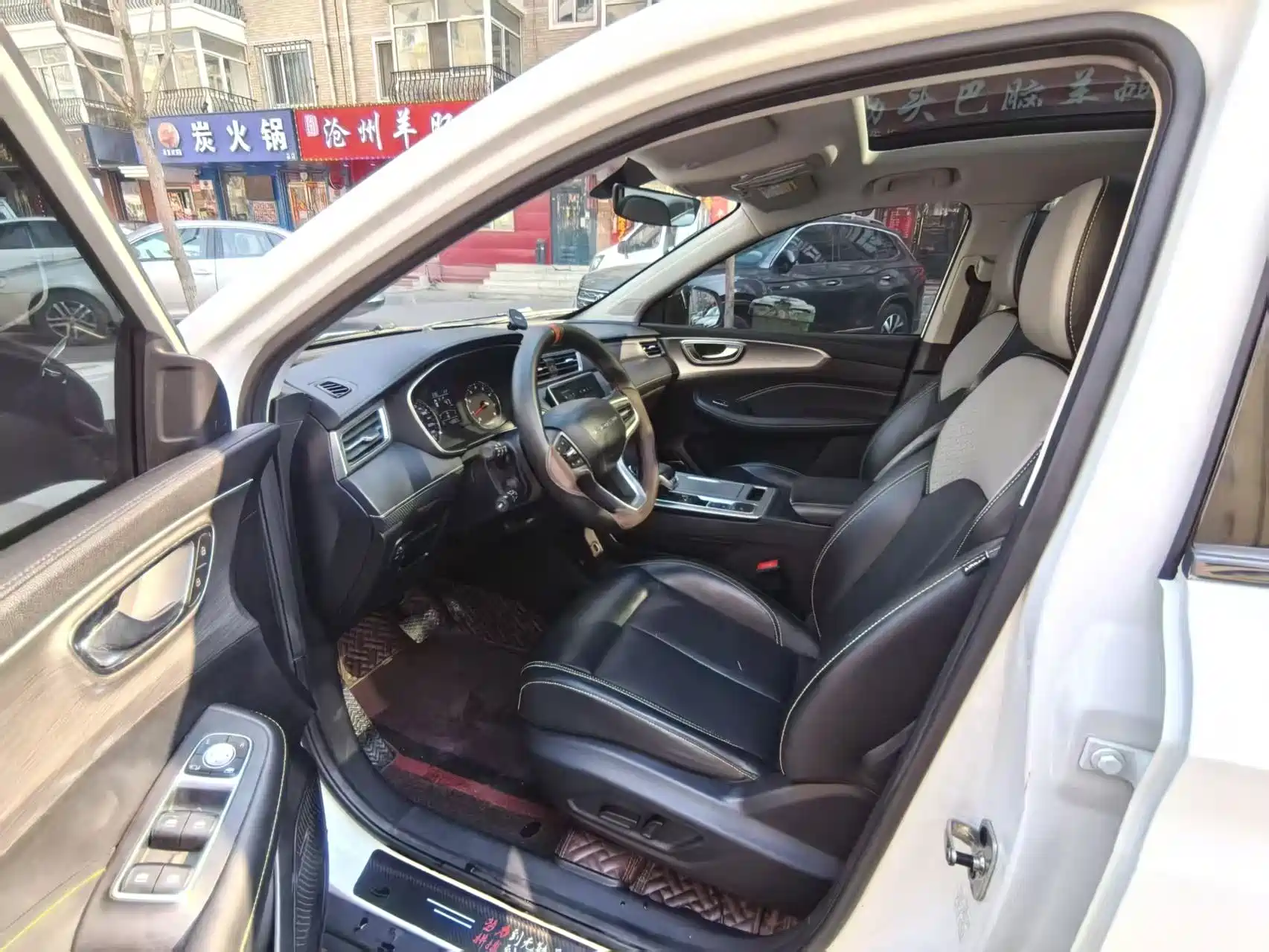 Фото 8 - Roewe RX5