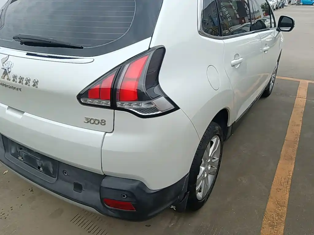 صورة 8 - Peugeot 3008