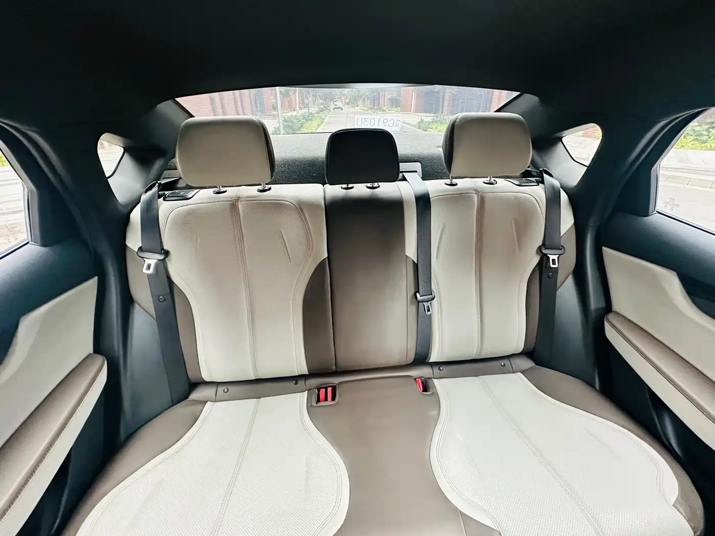 BYD Qin PLUS 2024 Glory Edition DM-i 55KM Leading фото 16