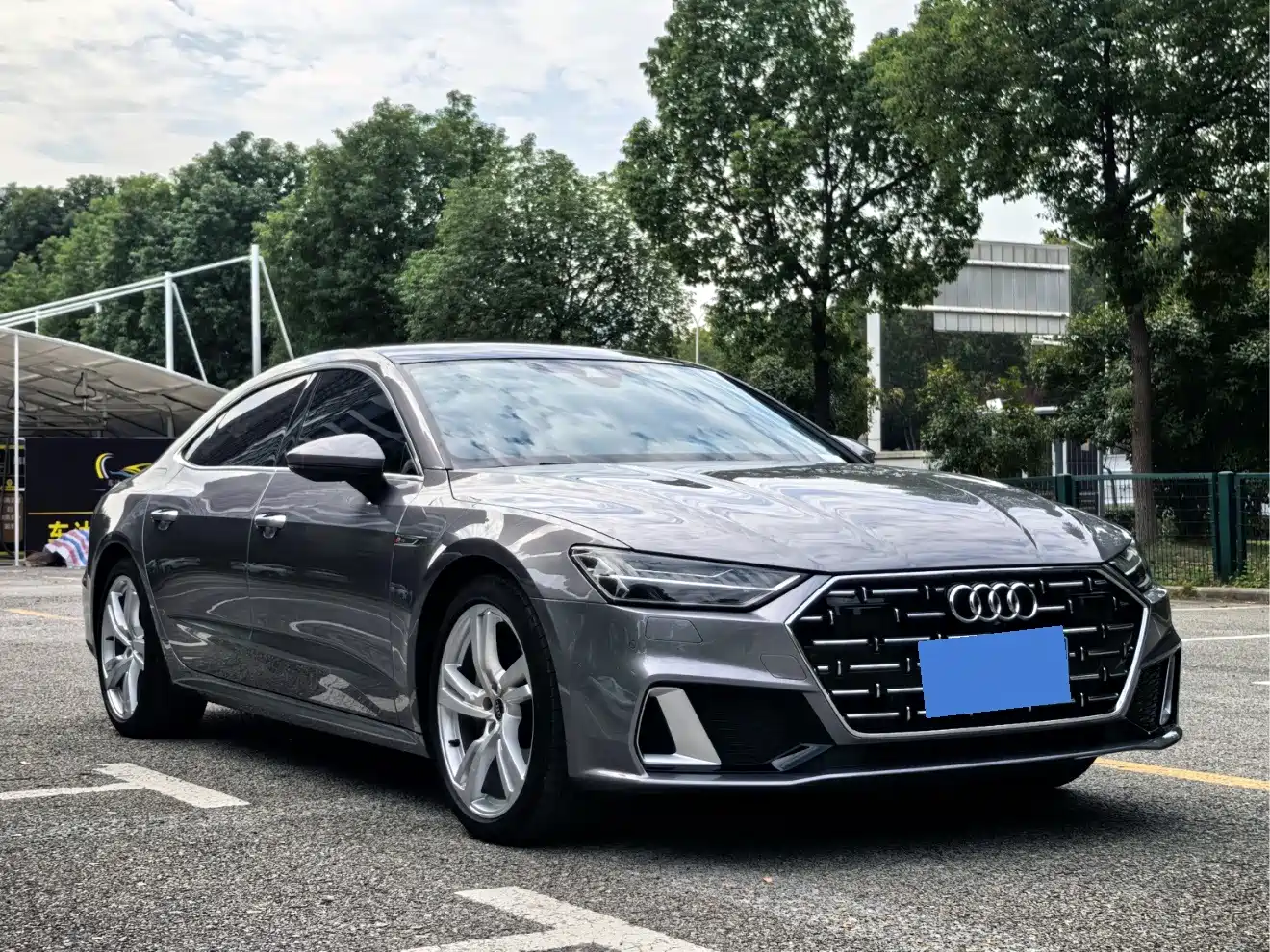 Photo 3 - Audi A7L