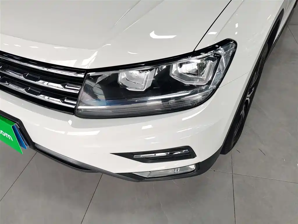 Volkswagen Tiguan L 2018 330TSI Automatic 2WD Luxury Edition фото 18