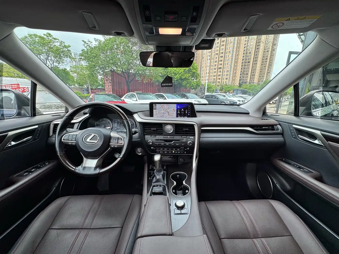 Photo 8 - Lexus RX