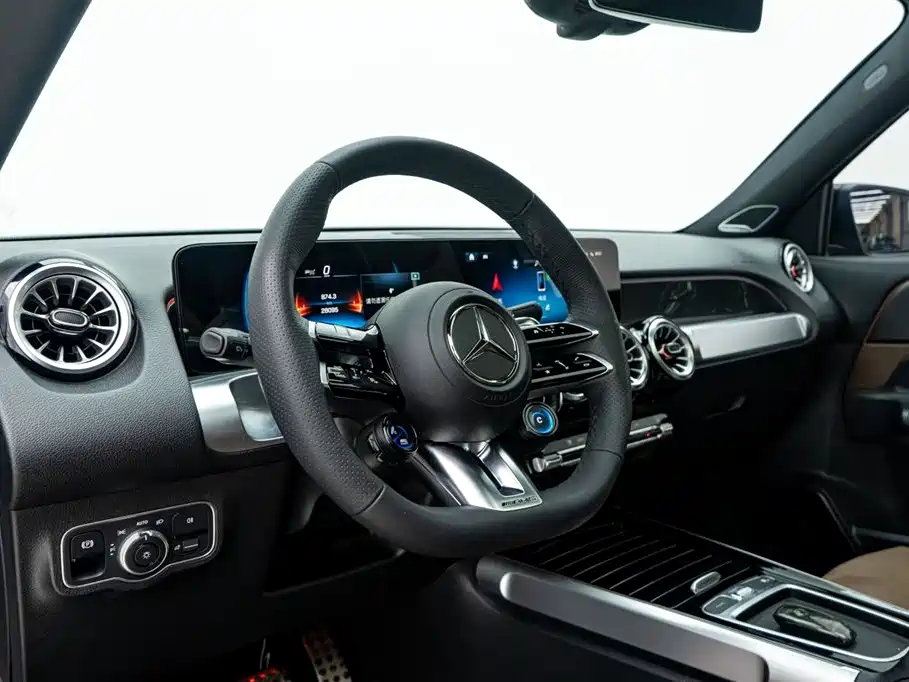 MERCEDES-BENZ GLB AMG