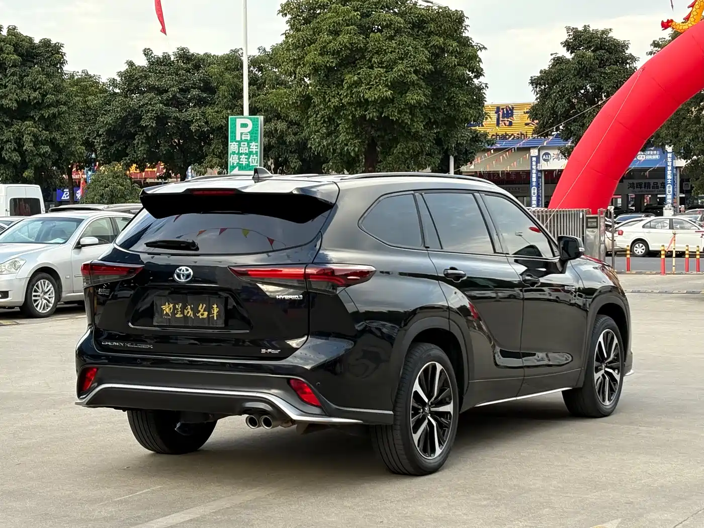 Toyota Crown Kluger 2023 2.5L HEV AWD Premium Edition фото 17