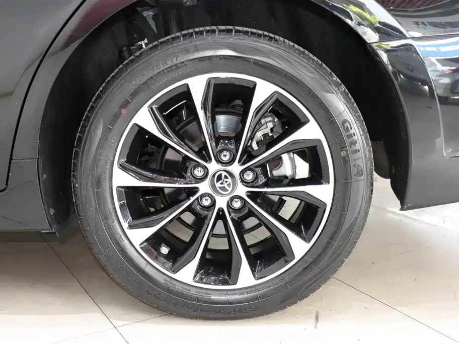 Toyota Avalon 2023 Hybrid 2.5L Luxury Edition фото 20