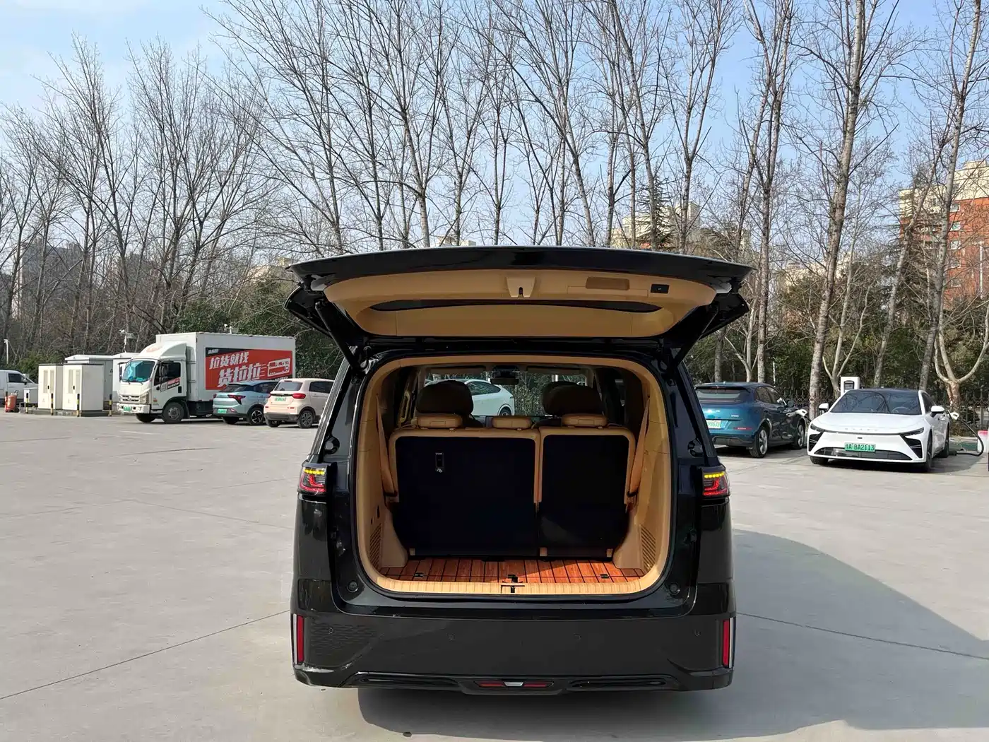 Voyah Auto Voyah Dreamer 2025 PHEV AWD Flagship Kunpeng Edition фото 19