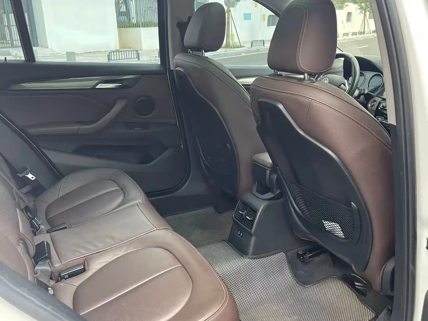 BMW X1 2019 sDrive18Li Premium Model фото 21
