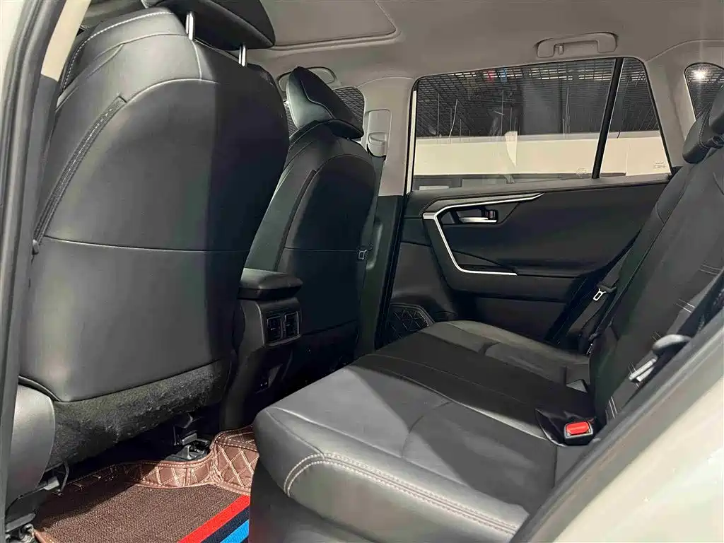 Toyota Wildlander 2023 2.0L CVT FWD Urban фото 9