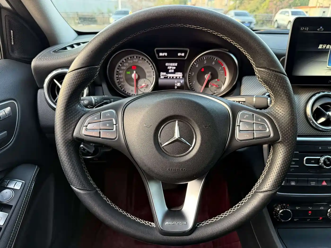 Mercedes-Benz GLA 2017 GLA 220 4MATIC Fashion фото 15