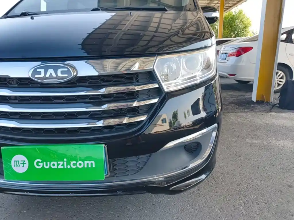 JAC Refine M3 2022 2022 1.5T 7-Seater Standard