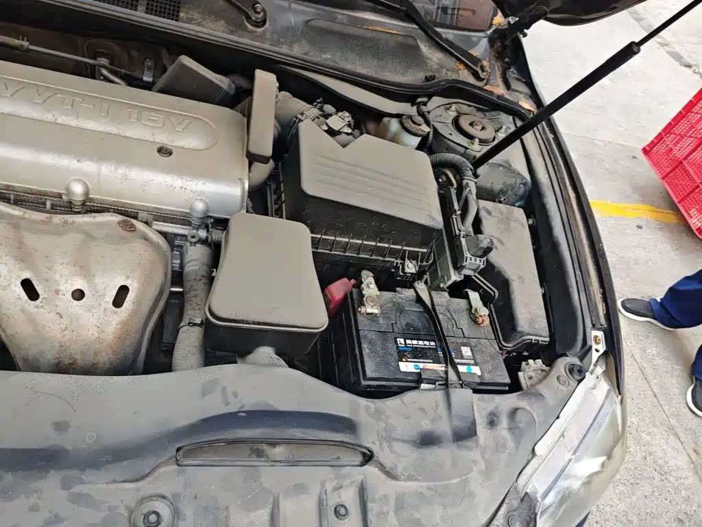 Фото 21 - Toyota Camry