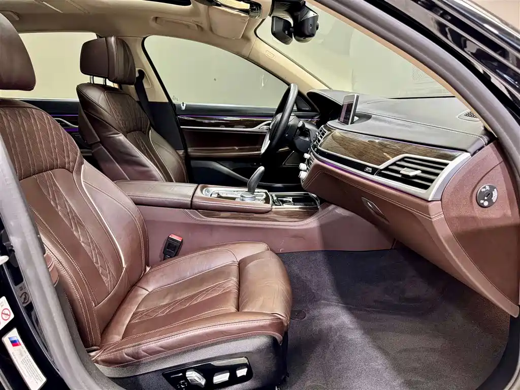 BMW 7 Series 2019 730Li Luxury Package фото 19